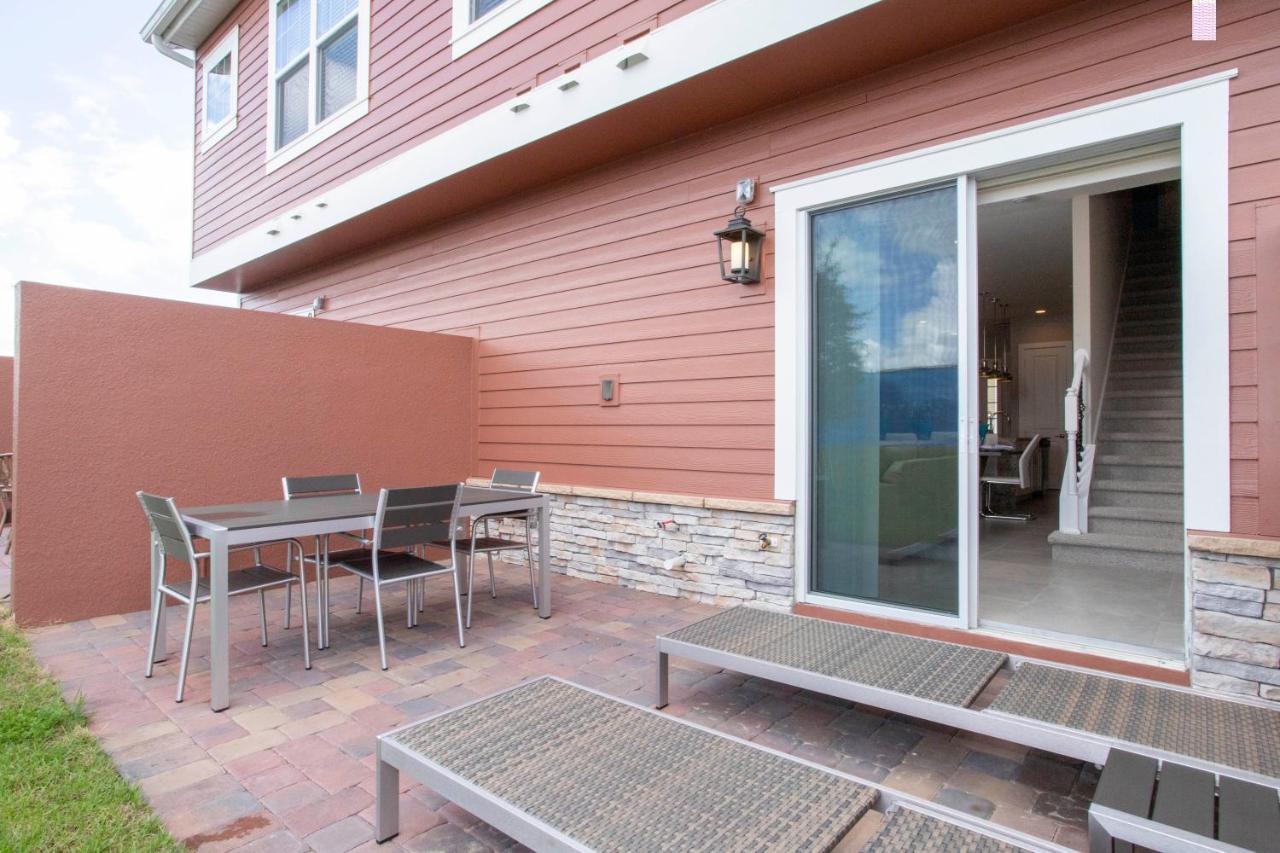 Gorgeous 4 Bedroom Family Friendly Close To 7573 Orlando