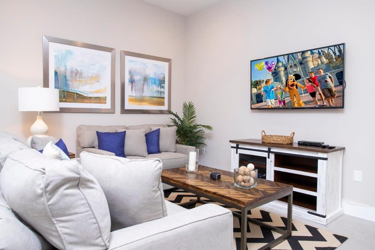 Gorgeous 4 Bedroom Family Friendly Close To 7573 Holiday home